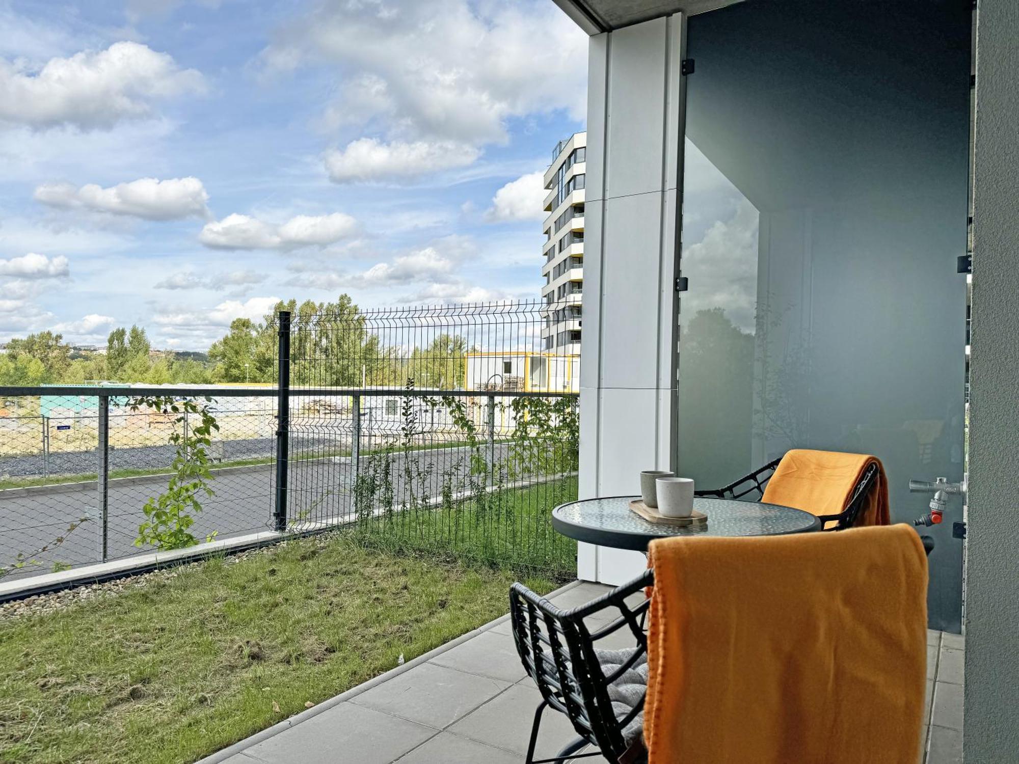 Apartament New Studio, King Bed, Free Parking, Terrace Praga